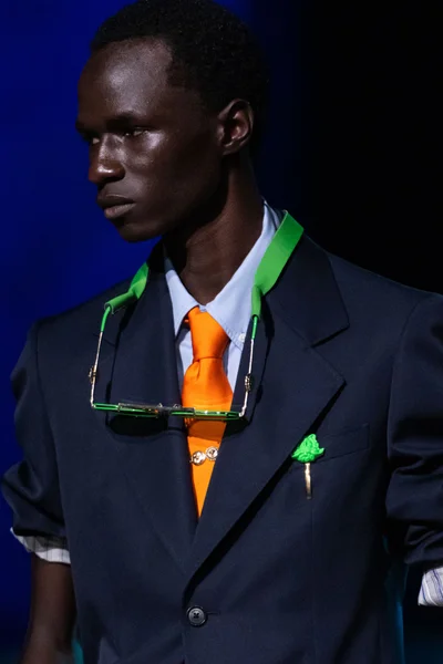 Look 24